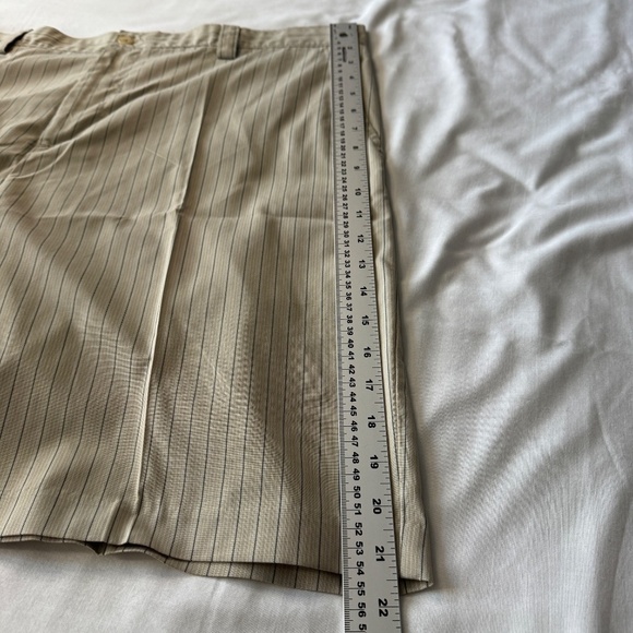 Izod XFG Men's 40 Lightweight Striped Golf Shorts Beige/Tan Outdoor Performance - Picture 13 of 14